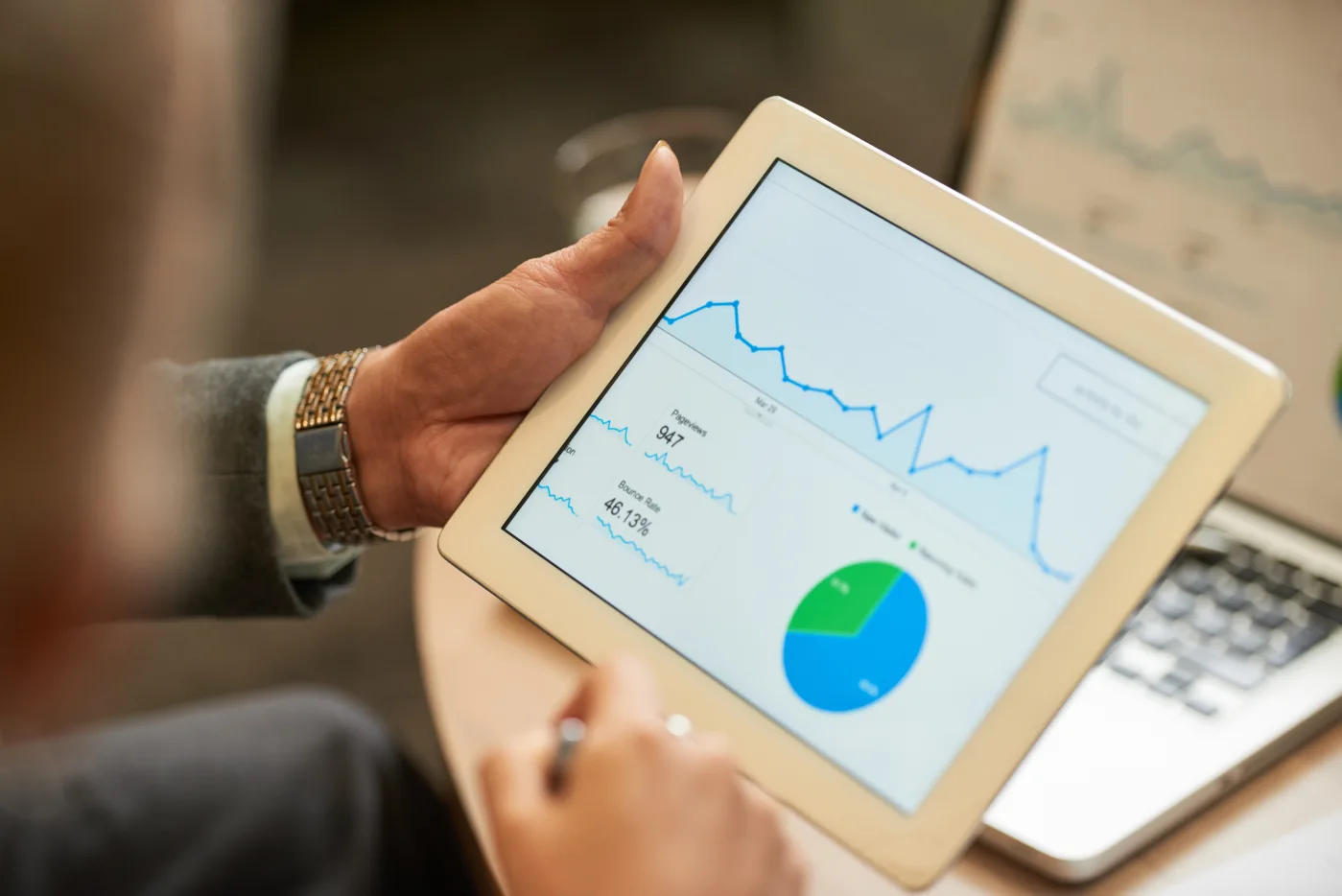 Why it is a must to have google analytics illustration